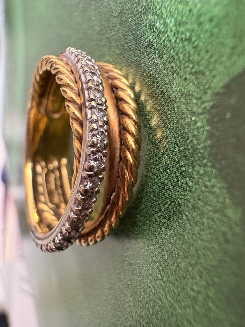 DAVID YURMAN GOLD AND DIAMOND RING - Picture 4 of 8